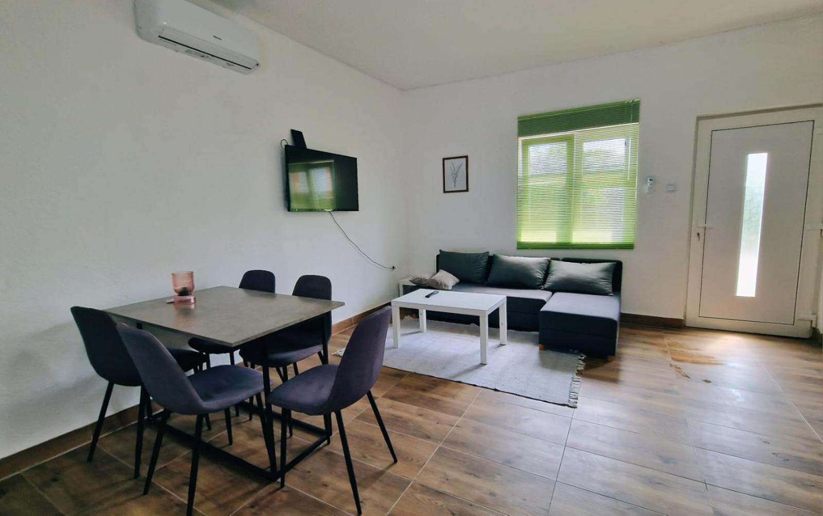 Apartman Lena Tusilovic Esterno foto