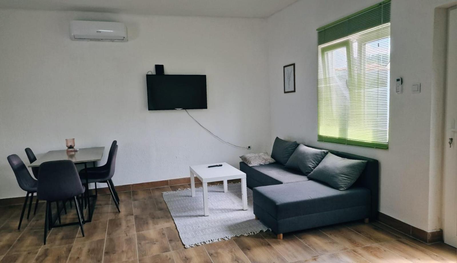 Apartman Lena Tusilovic Esterno foto