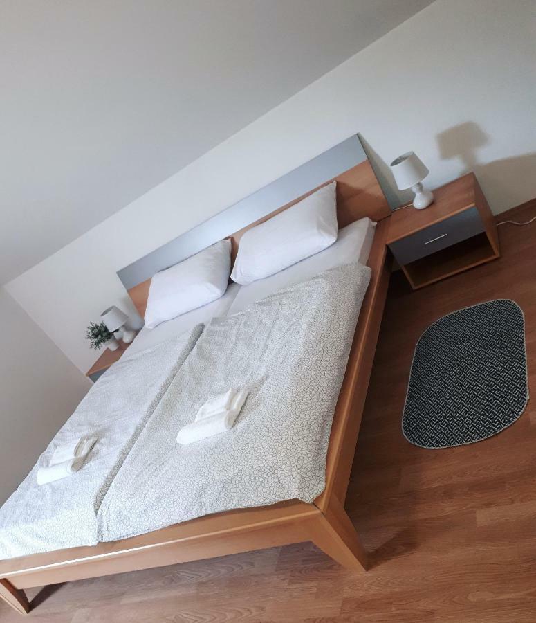 Apartman Lena Tusilovic Esterno foto