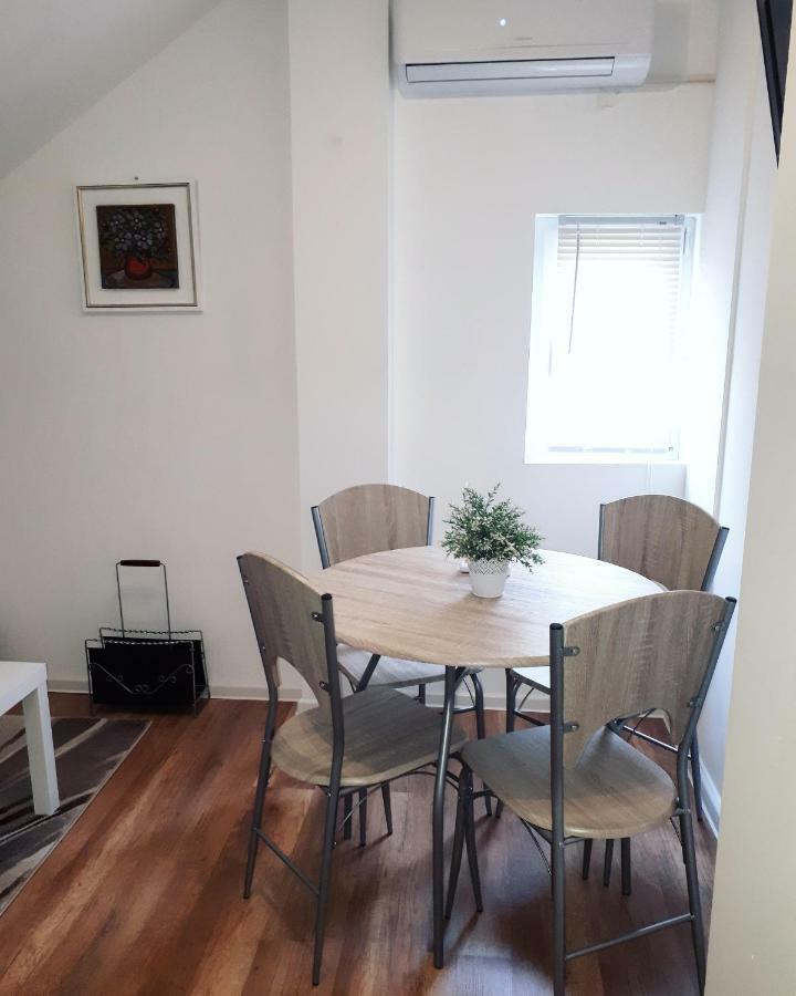 Apartman Lena Tusilovic Esterno foto
