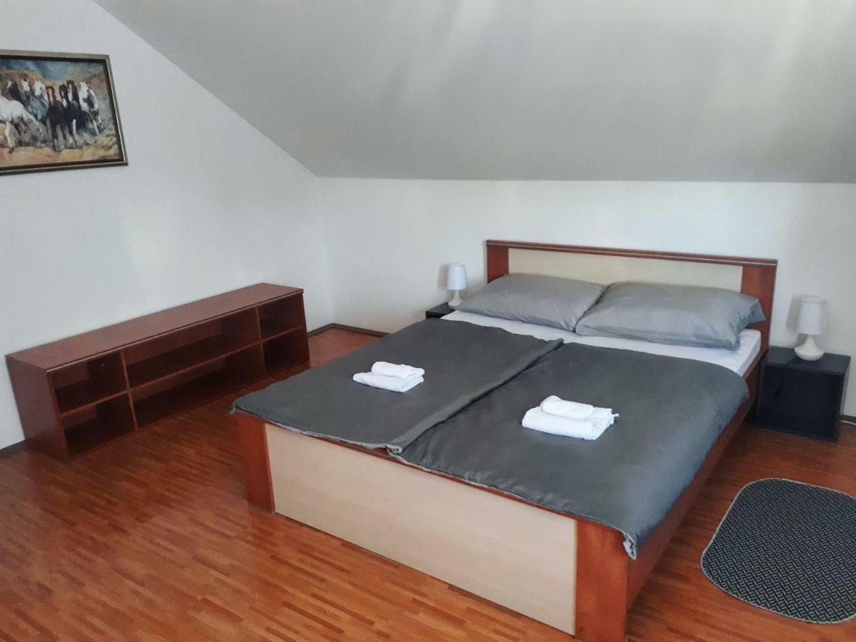 Apartman Lena Tusilovic Esterno foto