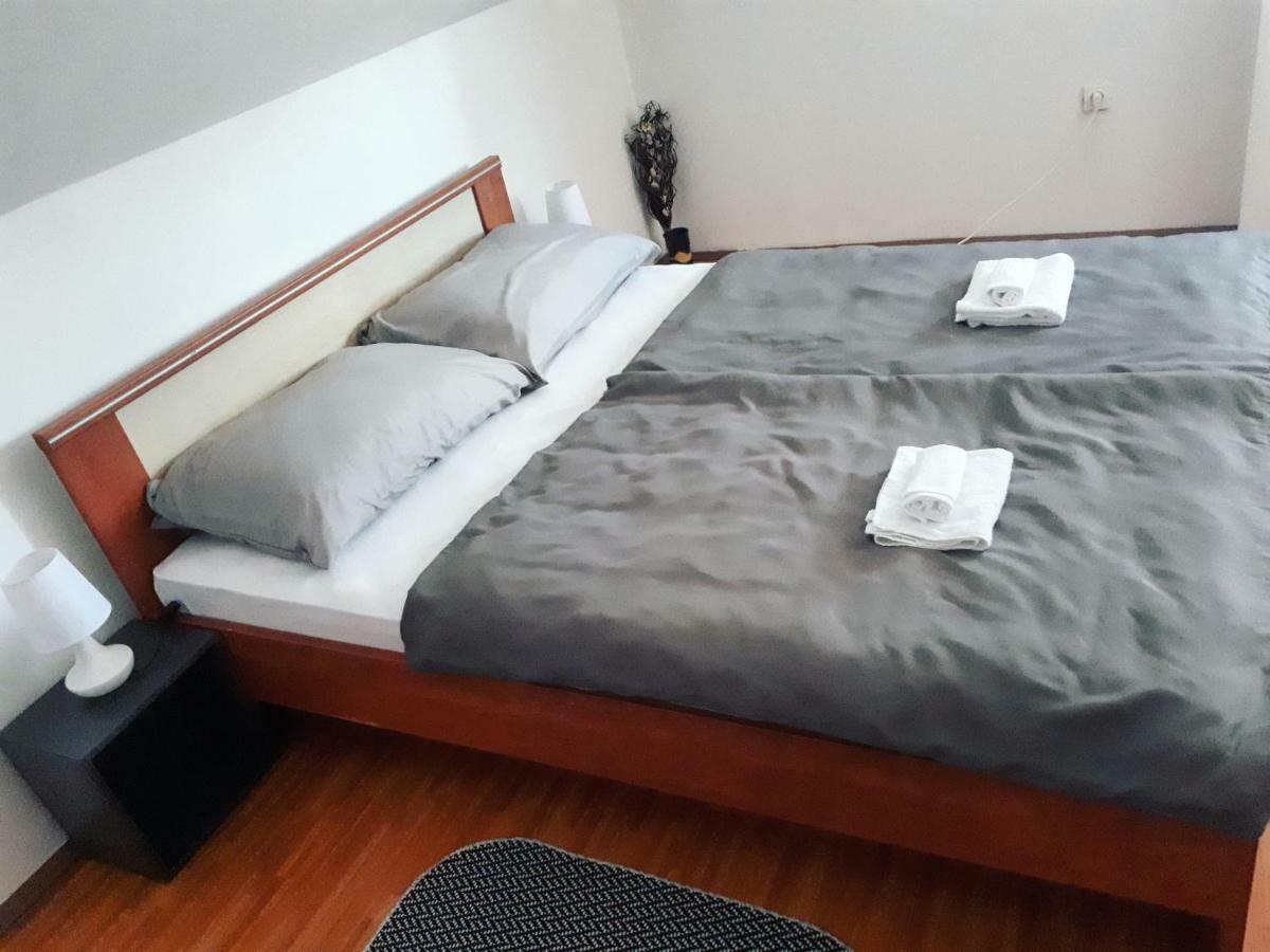 Apartman Lena Tusilovic Esterno foto
